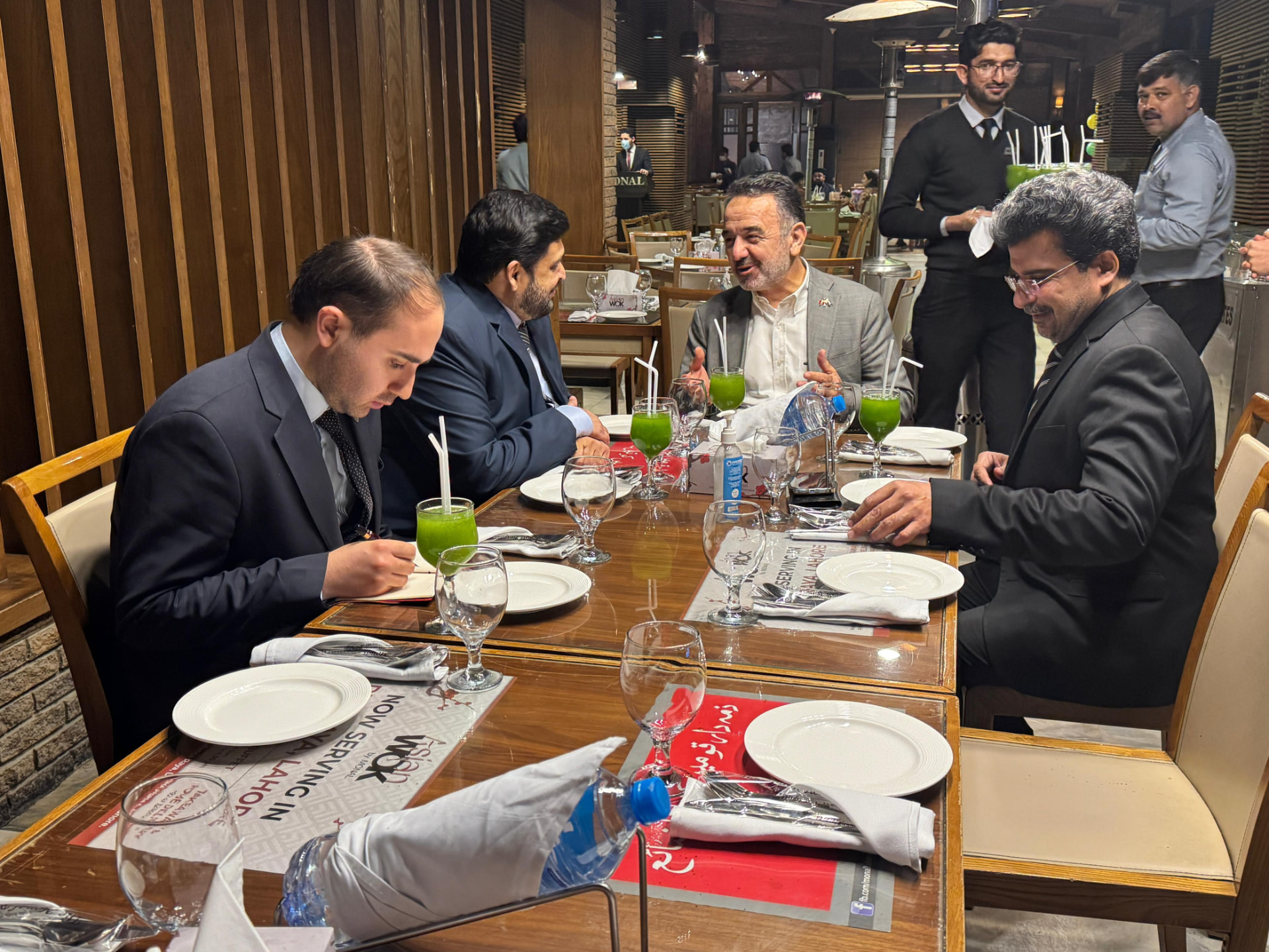 Mazen Schools and Turkish delegation in conversation during the Lahore meet-up